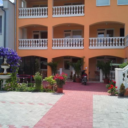 Studio Florida Štúrovo Exterior foto