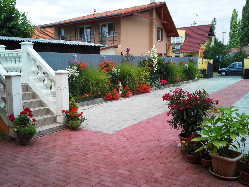 Studio Florida Štúrovo Exterior foto